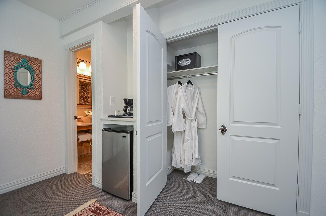 Guest house Towers, Downtown Med Ctr, Nrg, Adults Only Houston