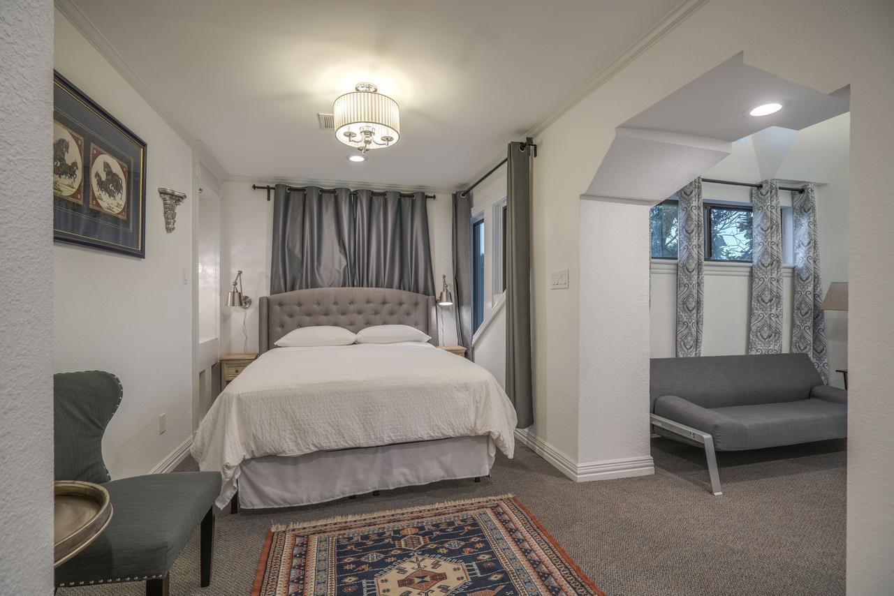 Towers, Downtown Med Ctr, Nrg, Adults Only Guest house