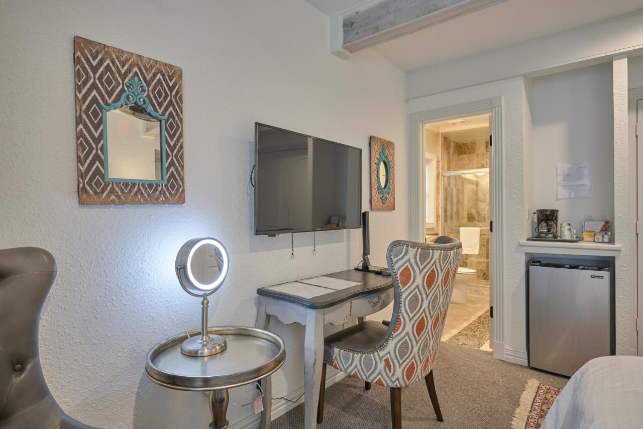 Towers, Downtown Med Ctr, Nrg, Adults Only Guest house